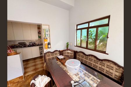 Casa à venda com 326m², 5 quartos e 4 vagasCopa