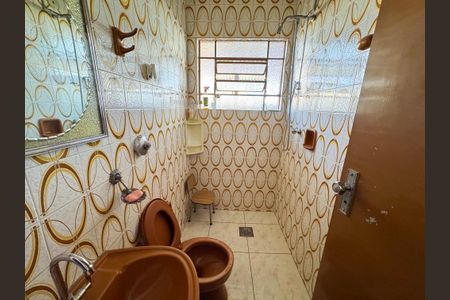 Casa à venda com 326m², 5 quartos e 4 vagasBanheiro do Quarto 2