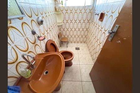 Casa à venda com 326m², 5 quartos e 4 vagasBanheiro do Quarto 2