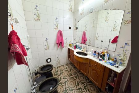 Casa à venda com 326m², 5 quartos e 4 vagasBanheiro