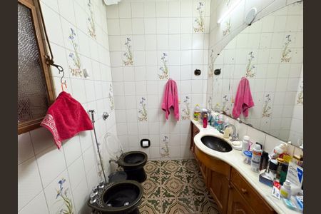 Casa à venda com 326m², 5 quartos e 4 vagasBanheiro