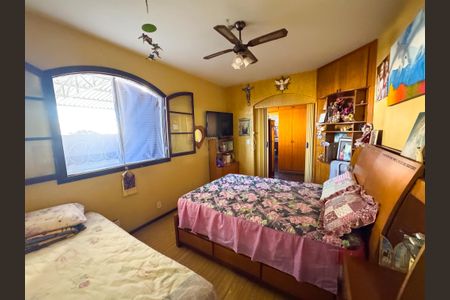 Casa à venda com 326m², 5 quartos e 4 vagasQuarto 1