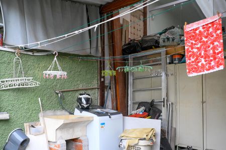 Casa à venda com 118m², 2 quartos e 2 vagasÁrea de Serviço/Quintal