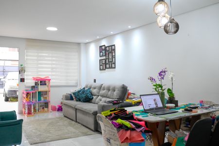 Casa à venda com 118m², 2 quartos e 2 vagasSala