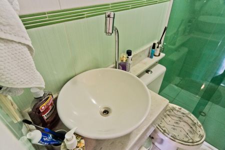 Apartamento à venda com 83m², 3 quartos e 1 vaga Apartamento à venda com 83m², 3 quartos e 1 vagaBanheiro