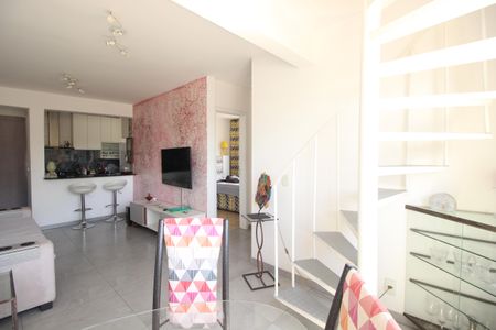 Apartamento à venda com 100m², 2 quartos e 2 vagasSala