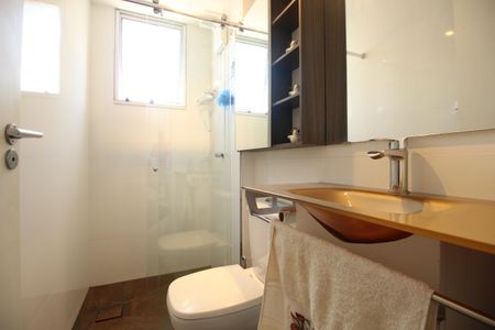 Apartamento à venda com 100m², 2 quartos e 2 vagasBanheiro Social