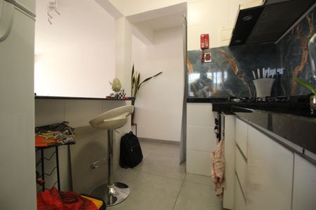 Apartamento à venda com 100m², 2 quartos e 2 vagasCozinha