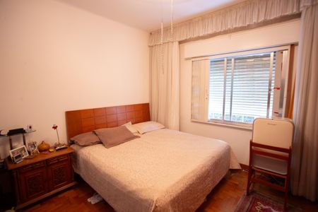 Casa à venda com 200m², 3 quartos e 3 vagas Casa à venda com 200m², 3 quartos e 3 vagasQuarto 1