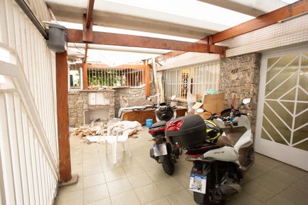 Casa à venda com 200m², 3 quartos e 3 vagas Casa à venda com 200m², 3 quartos e 3 vagasGaragem