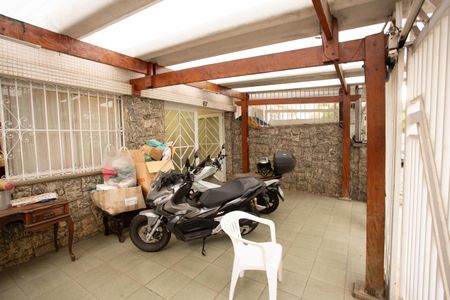 Casa à venda com 200m², 3 quartos e 3 vagas Casa à venda com 200m², 3 quartos e 3 vagasGaragem