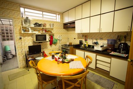 Casa à venda com 200m², 3 quartos e 3 vagas Casa à venda com 200m², 3 quartos e 3 vagasCozinha