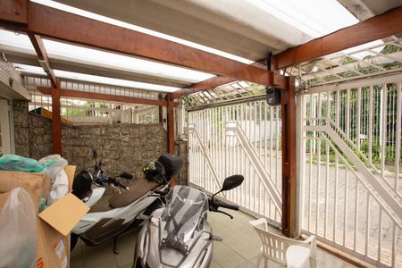 Casa à venda com 200m², 3 quartos e 3 vagas Casa à venda com 200m², 3 quartos e 3 vagasGaragem