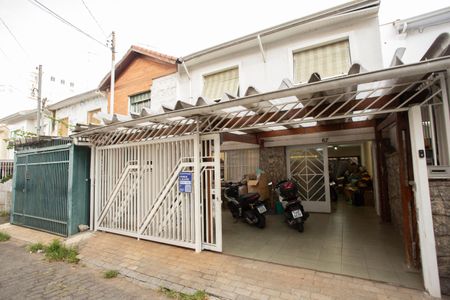 Casa à venda com 200m², 3 quartos e 3 vagas Casa à venda com 200m², 3 quartos e 3 vagasFachada - Placa