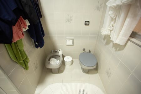 Casa à venda com 200m², 3 quartos e 3 vagas Casa à venda com 200m², 3 quartos e 3 vagasBanheiro Social