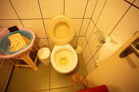 Casa à venda com 200m², 3 quartos e 3 vagas Casa à venda com 200m², 3 quartos e 3 vagasBanheiro de Serviço