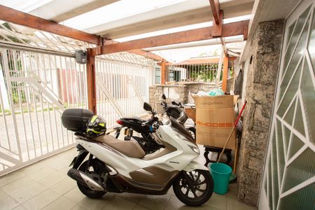 Casa à venda com 200m², 3 quartos e 3 vagas Casa à venda com 200m², 3 quartos e 3 vagasGaragem