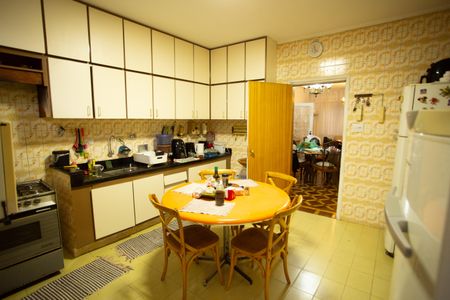 Casa à venda com 200m², 3 quartos e 3 vagas Casa à venda com 200m², 3 quartos e 3 vagasCozinha