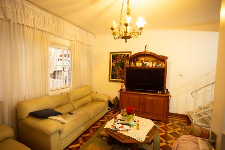 Casa à venda com 200m², 3 quartos e 3 vagas Casa à venda com 200m², 3 quartos e 3 vagasSala