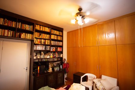 Casa à venda com 200m², 3 quartos e 3 vagas Casa à venda com 200m², 3 quartos e 3 vagasQuarto 2