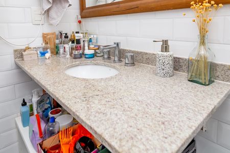 Apartamento à venda com 102m², 2 quartos e 2 vagasBanheiro da Suíte