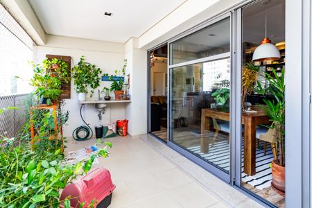 Apartamento à venda com 102m², 2 quartos e 2 vagasVaranda