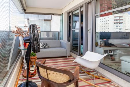 Apartamento à venda com 102m², 2 quartos e 2 vagasVaranda / Lavanderia