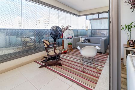 Apartamento à venda com 102m², 2 quartos e 2 vagasVaranda / Lavanderia