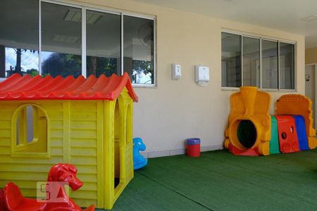 Apartamento para alugar com 71m², 3 quartos e 1 vaga Apartamento para alugar com 71m², 3 quartos e 1 vagaÁrea comum - Playground