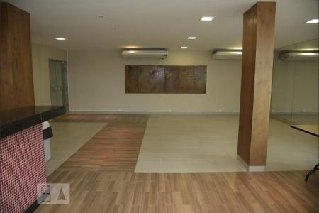 Apartamento para alugar com 71m², 3 quartos e 1 vaga Apartamento para alugar com 71m², 3 quartos e 1 vagaÁrea comum - Salão de festas