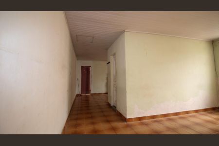 Casa para alugar com 40m², 1 quarto e sem vaga Casa para alugar com 40m², 1 quarto e sem vagaCorredor para o Quarto
