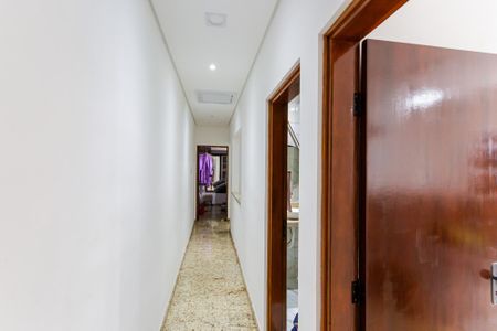 Casa à venda com 264m², 3 quartos e 2 vagasCorredor