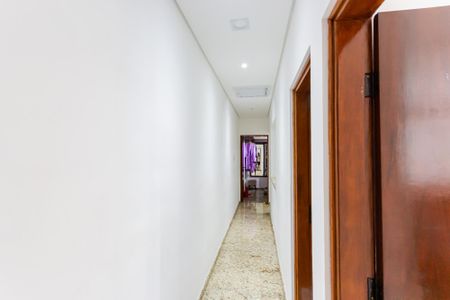 Casa à venda com 264m², 3 quartos e 2 vagasCorredor