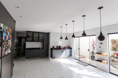 Casa à venda com 264m², 3 quartos e 2 vagasCozinha