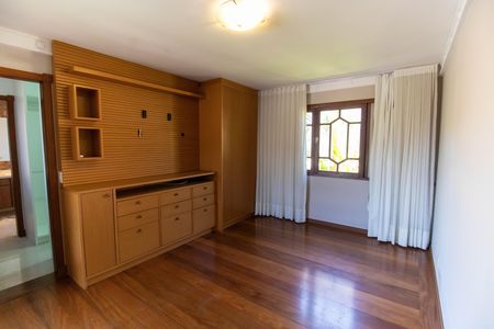 Casa de condomínio à venda com 368m², 3 quartos e 6 vagasSuíte 3