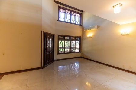 Casa de condomínio à venda com 368m², 3 quartos e 6 vagasSala