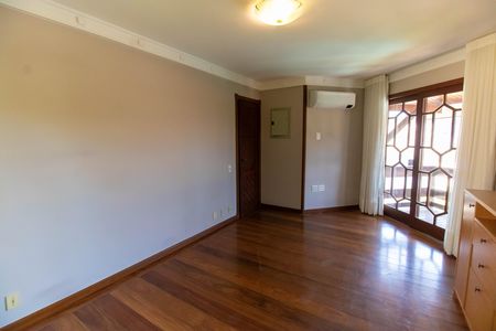 Casa de condomínio à venda com 368m², 3 quartos e 6 vagasSuíte 3