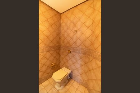 Casa de condomínio à venda com 368m², 3 quartos e 6 vagasLavabo