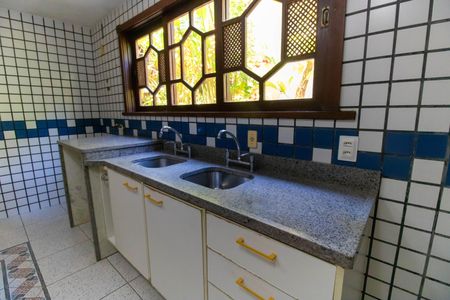 Casa de condomínio à venda com 368m², 3 quartos e 6 vagasCozinha