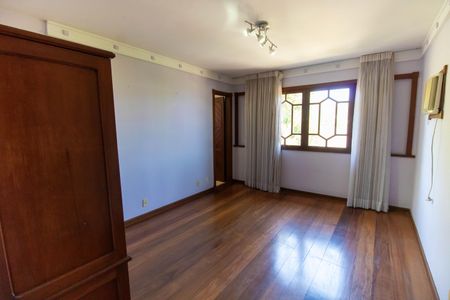 Casa de condomínio à venda com 368m², 3 quartos e 6 vagasSuíte 1