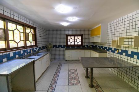 Casa de condomínio à venda com 368m², 3 quartos e 6 vagasCozinha