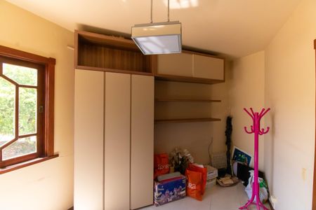 Casa de condomínio à venda com 368m², 3 quartos e 6 vagasSala