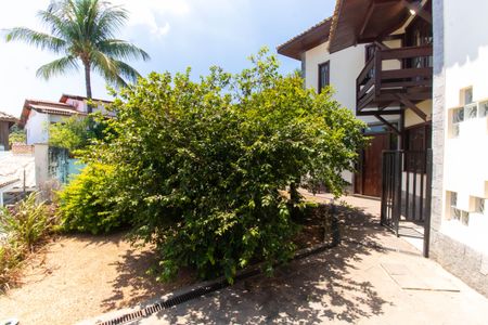 Casa de condomínio à venda com 368m², 3 quartos e 6 vagasÁrea externa