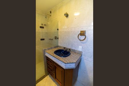 Casa de condomínio à venda com 368m², 3 quartos e 6 vagasBanheiro da Suíte 2