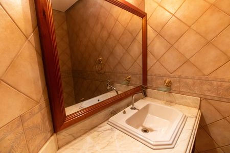 Casa de condomínio à venda com 368m², 3 quartos e 6 vagasLavabo