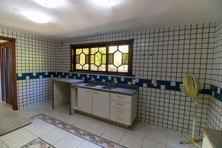 Casa de condomínio à venda com 368m², 3 quartos e 6 vagasCozinha