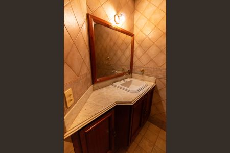 Casa de condomínio à venda com 368m², 3 quartos e 6 vagasLavabo