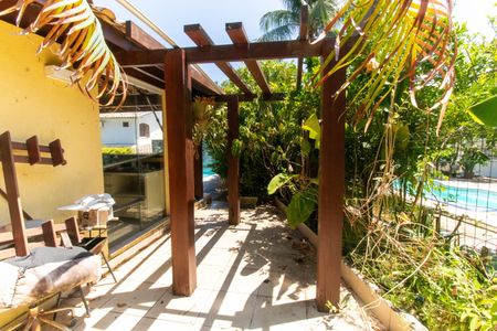 Casa de condomínio à venda com 368m², 3 quartos e 6 vagasÁrea externa