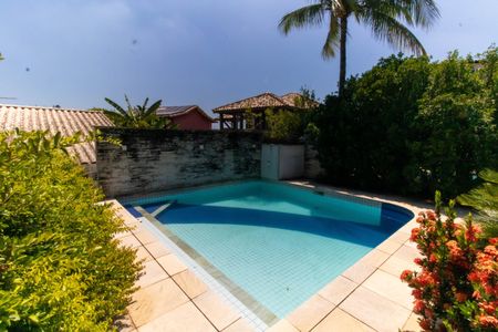 Casa de condomínio à venda com 368m², 3 quartos e 6 vagasÁrea externa