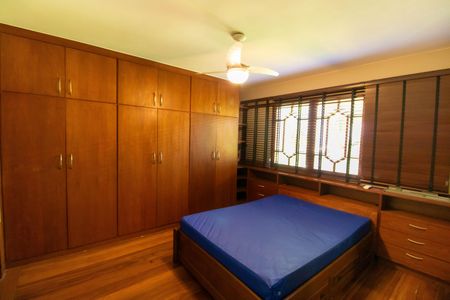 Casa de condomínio à venda com 368m², 3 quartos e 6 vagasSuíte 2